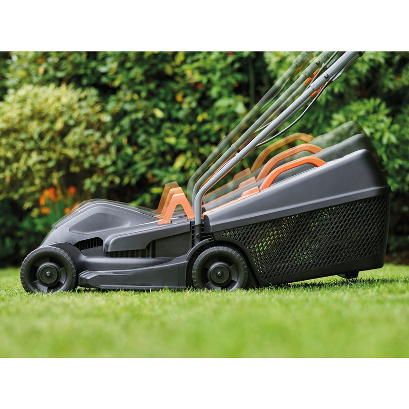 Afbeelding laden in galerijviewer, Black+decker 1000w 32cm grasmaaier + 250w grastrimmer (zwart oranje, gazons tot 250m²)
