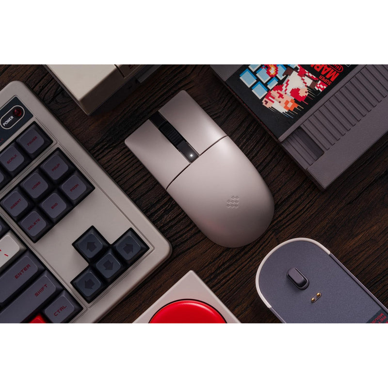 Laden Sie das Bild in Galerie -Viewer, 8bitdo retro r8 mouse - n edition (grijs rood, 50 - 26000 dpi, bluetooth usb-c 2.4 ghz)