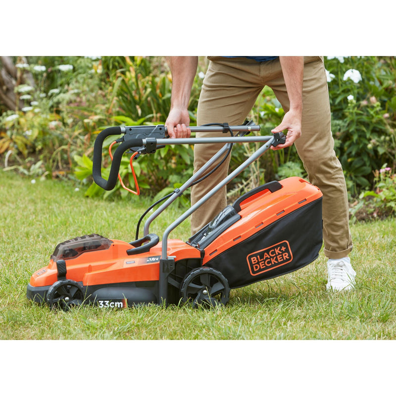 Afbeelding laden in galerijviewer, Black+decker bcmw3318l2-qw 2x 18v grasmaaier (oranje zwart, 2x 18v 2.5ah accu en oplader inbegrepen)