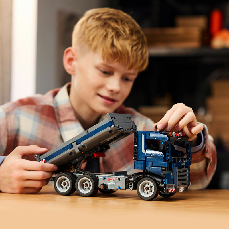 Load image into Gallery viewer, Lego technic 42203 vrachtwagen met kiepfunctie