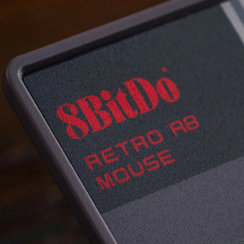 Laden Sie das Bild in Galerie -Viewer, 8bitdo retro r8 mouse - n edition (grijs rood, 50 - 26000 dpi, bluetooth usb-c 2.4 ghz)