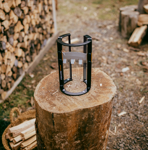 Afbeelding laden in galerijviewer, Fiskars x-serie aanmaakhoutmaker voor buiten | maat s - 1079157
