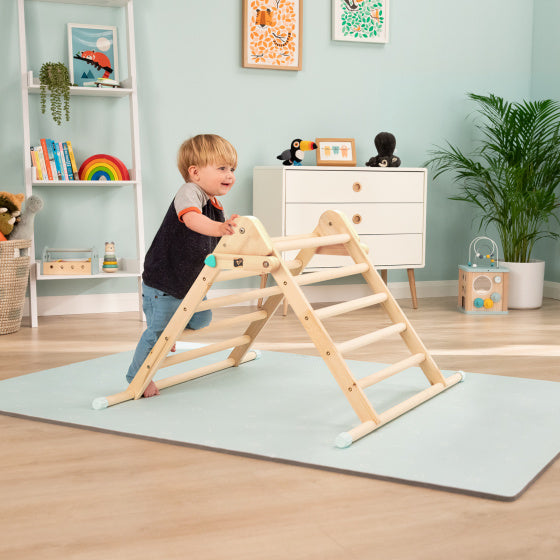 Load image into Gallery viewer, Tp toys Active-Tots Klimdriehoek Houten Klimrek vanaf 12 Maanden
