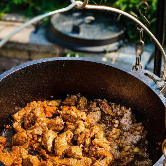 Load image into Gallery viewer, Valhal Dutch Oven Gietijzer met pootjes Outdoor 6,1 L