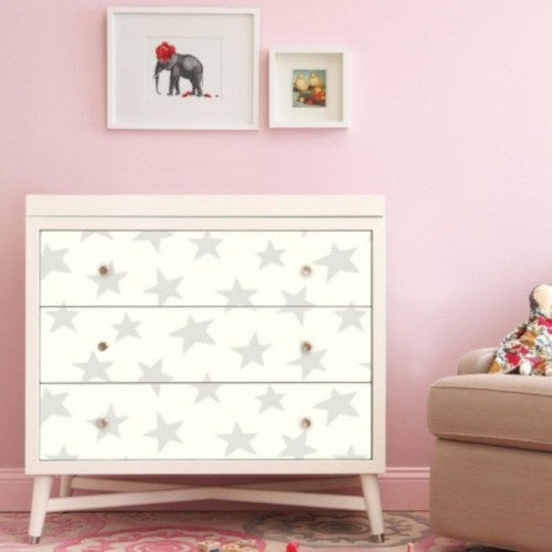 Load image into Gallery viewer, Roommates Zelfklevend behang sterren 52 x 500 cm wit grijs