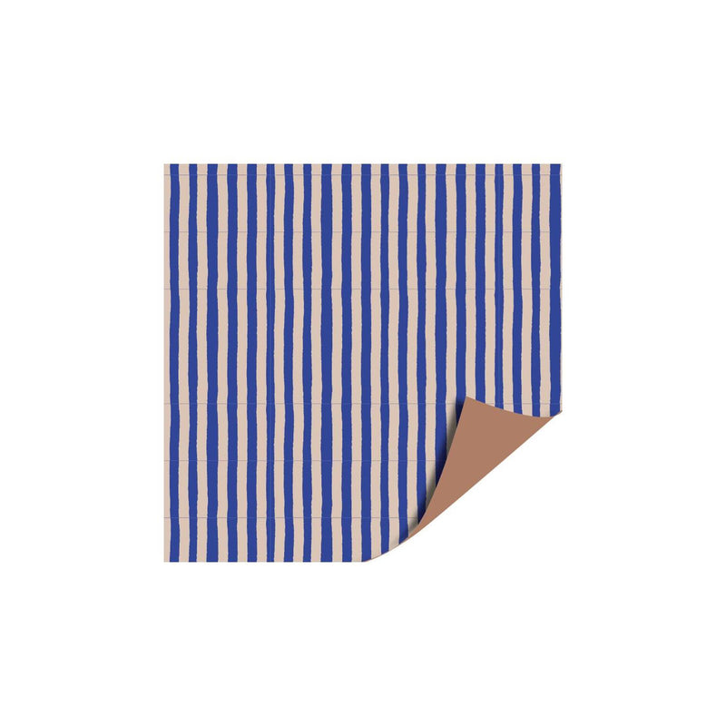 Afbeelding laden in galerijviewer, Kassaplan coated cadeaupapier dubbelzijdig 30cm 100m soft stripe blauw beige
