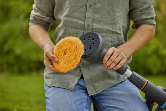 Load image into Gallery viewer, GARDENA AquaBrush Compact accu-multireiniger 02 18V P4A So
