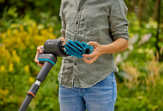 GARDENA Accu-multireiniger AquaBrush Patio 03 18V P4A set