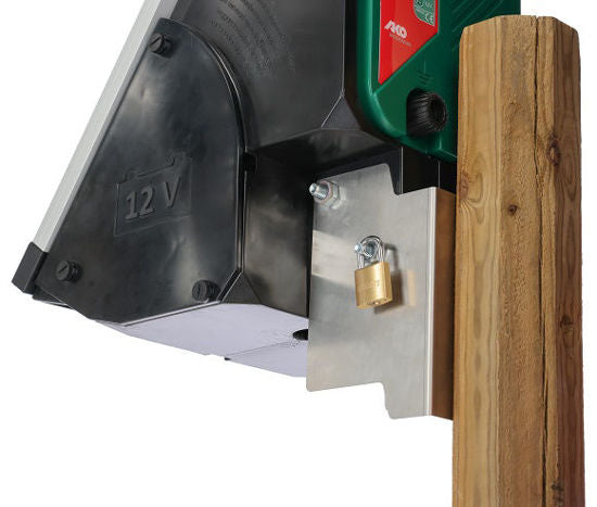 Load image into Gallery viewer, Ako paalhouder voor montage op een houten paal voor zonnepan
