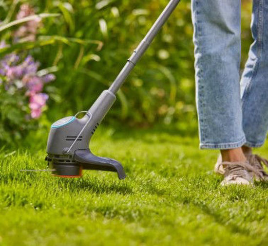 Load image into Gallery viewer, Gardena trimmer easytrim 2518v p4a set
