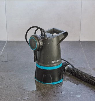 Load image into Gallery viewer, Gardena 2-in-1 helder vuil water dompelpomp 20000 basic, 20.000 l u dompel- en drukpompen (grijs zwart, 550 watt, 20.000 l u, met vlotterschakelaar)

