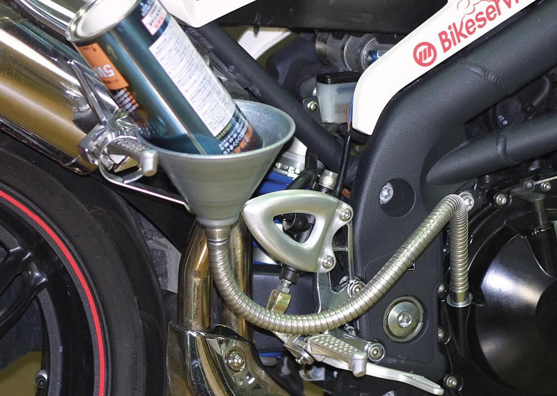 Load image into Gallery viewer, Bikeservice trichter funnel w flexible hose metal 600mm
