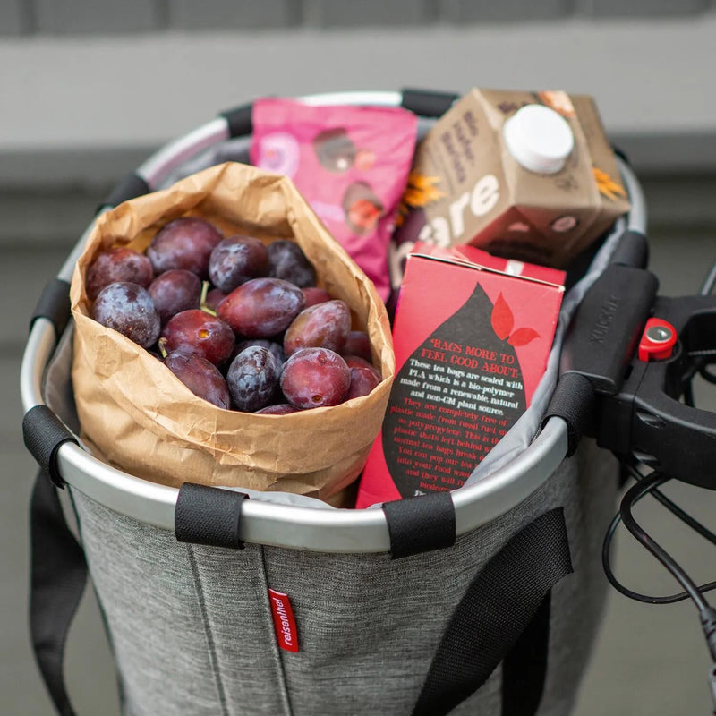 Laden Sie das Bild in Galerie -Viewer, Reisenthel mand bikebasket shop.bag r k bikebasket twist sliver

