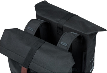 Basil City dubbele fietstas - waterafstotend polyester - zwart - Universal Bridge systeem - 28-32L