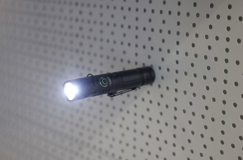 Load image into Gallery viewer, Led zaklamp oplaadbaar flexfire 1000
