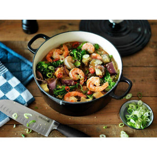 Bk bourgogne braadpan gietijzer 24cm 4.2l - inductie braadpan - gietijzeren braadpan - ovenbestendig tot 230 graden - deksel met druipringen - wit geëmailleerde binnenkant - zwart