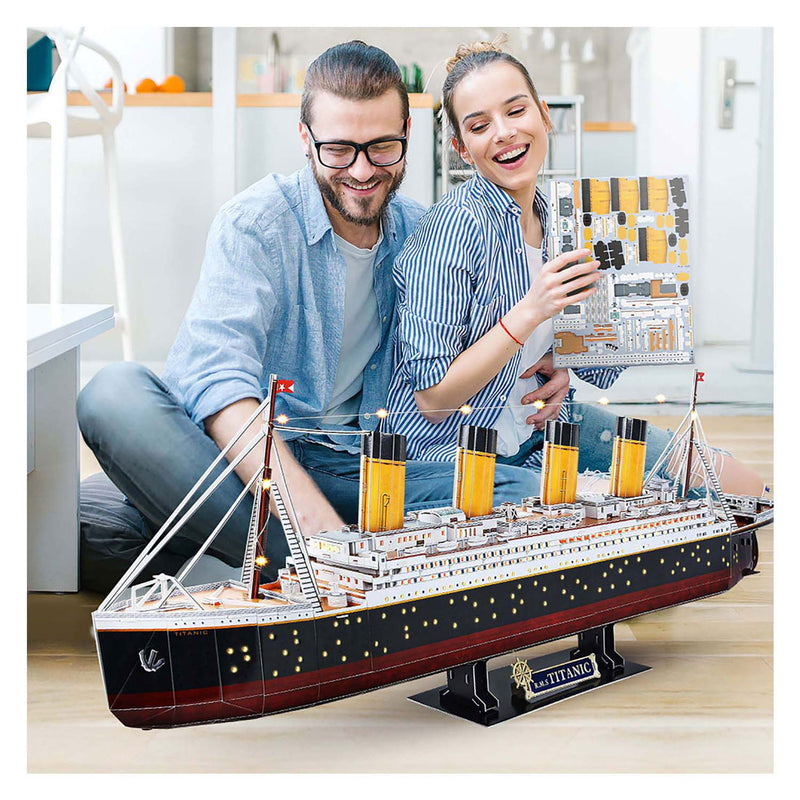 Afbeelding laden in galerijviewer, Cubic fun 3d puzzel titanic met led verlichting - 266st.
