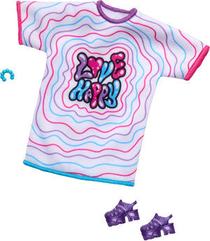 Barbie kleding outfit en accessoires - oversized wit shirt met paarse schoenen en armband