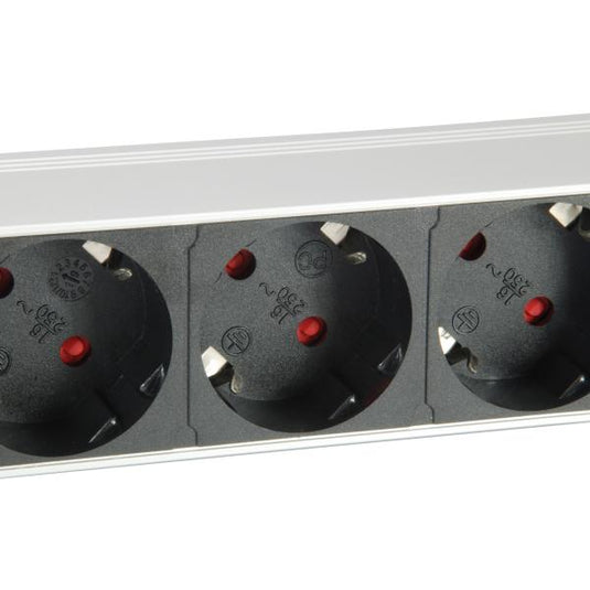 Equip 333309 7-outlet german power distribution unit w surge protection+switch, type f, 1.5 mm²