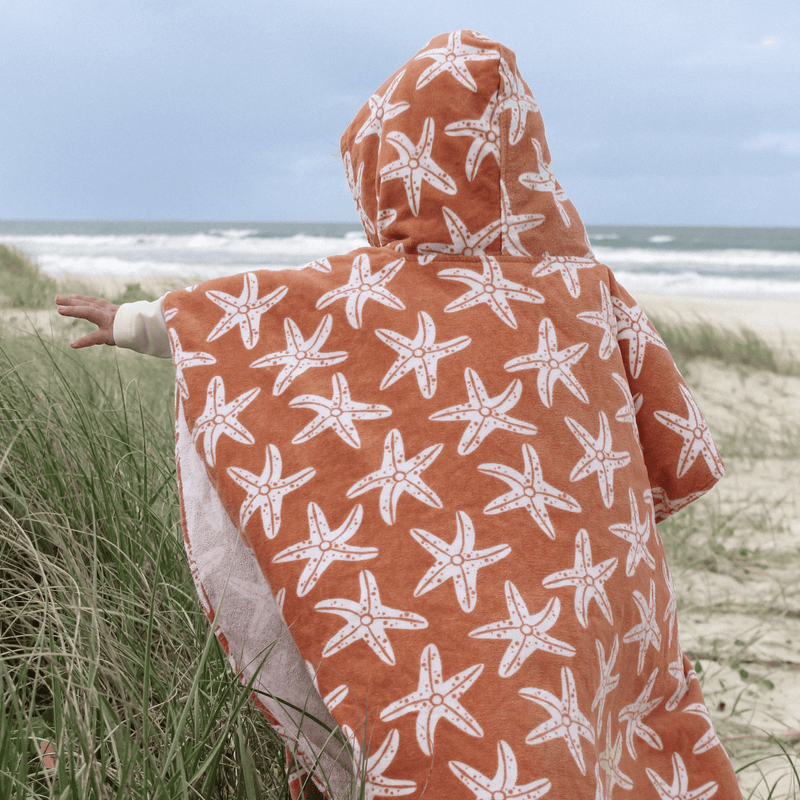 Load image into Gallery viewer, Seastar | oranje strandponcho 65 x 65 cm
