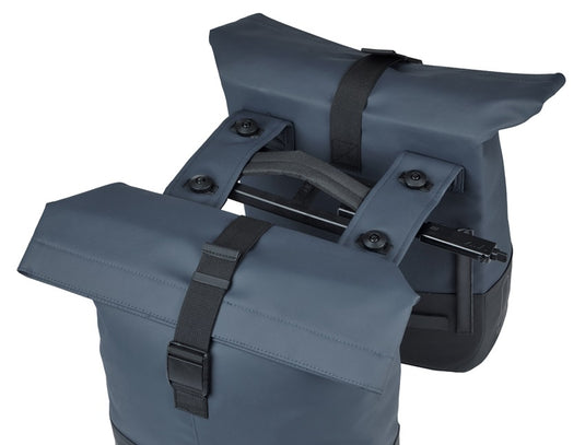 Basil dubbele fietstas cove mik 28-32l 14 x 29 x 36 cm - blauw zwart