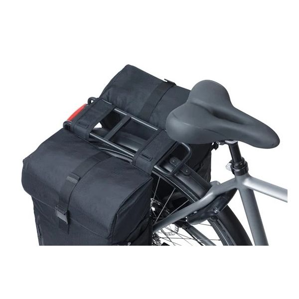 Load image into Gallery viewer, Basil b.v. dubbele fietsas basil move 30 liter 16 x 27 x 38 cm - zwart
