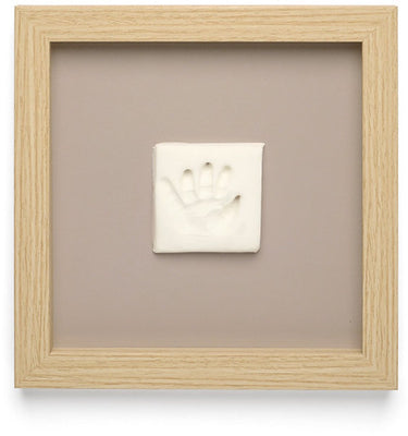Happy hands - stijlvolle houten baby afdruklijst – hand- voetafdruk set met klei – plexiglas bescherming – modern design – perfect kraamcadeau – 22x22 cm