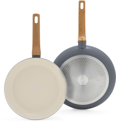 Greenpan essence koekenpannenset 2-delig - 26 30cm - pfas-vrije antikleeflaag - pannenset inductie - keramische pan - ovenbestendig tot 160°c - houteffect handgrepen - koudgrepen - grijs