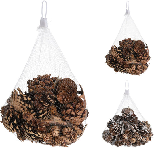 Koopman dennenappels decoratie knutselmateriaal met boomschors sterren.