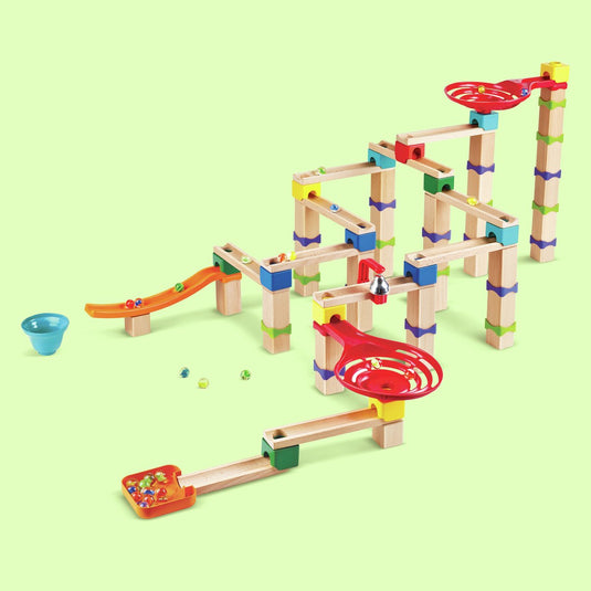 Hape knikkerbaan hout – 128-delige houten murmelbaan met spiralen, bel en 40 knikkers, vanaf 3 jaar
