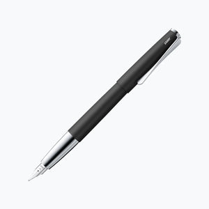 Lamy studio zwarte vulpen | volledig metalen behuizing | stalen penpunt lijndikte b | elegante propellerclip | inclusief t10 blauwe inktpatroon