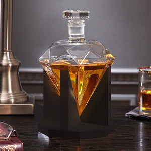 Mikamax diamant whisky karaf set - 850 ml - luxe decanter met eikenhouten voet - 9 koelstenen