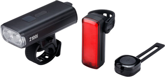 Bbb cycling strikeduo 2100i combo voorlicht achterlicht set - met afstandsbediening – 2100 lumen – usb oplaadbaar – ipx4 regenbestendig – fietsverlichting racefiets mountainbike – bls-277i