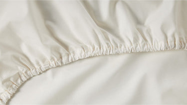 Cinderella - weekend - topper hoeslaken met split - 180x210 cm - tot 15 cm matrashoogte - 100% katoen - ivoor