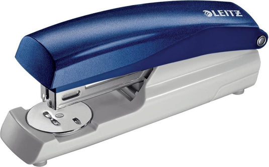 Leitz nexxt bureau nietmachine - nietapaciteit van 30 vel - inclusief nietjes - ideaal voor thuiskantoor - blauw