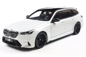 Solido bmw m5 touring (g99) '24, wit (alpine white solid) schaal 1:18