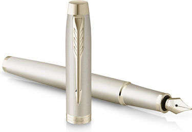 Parker im monochrome vulpen | blauwe inkt | champagnekleurige afwerking en details | medium punt | met geschenkdoos