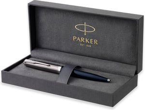 Parker 51-balpen | donkerblauwe behuizing met chromen afwerking | medium punt met zwarte inktnavulling | geschenkverpakking