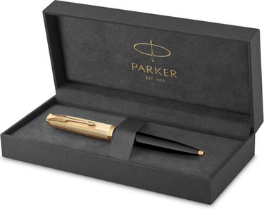 Parker 51-balpen | luxe zwarte behuizing met goudkleurige afwerking | medium 18-karaats punt met zwarte inktvulling | cadeauverpakking
