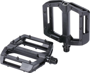 Bbb cycling mtb pedalen - enigma - platformpedalen met grip pinnen afgedichte lagers - mountainbike fietspedalen - mat zwart - 100 x 100 mm - bpd-38