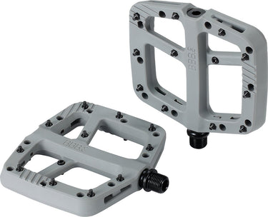 Bbb cycling decoder mtb pedalen - fietspedalen voor mountainbike - composiet platform pedaal met sterke grip en verstelbare pinnen - trappers fiets - mat grijs - bpd-37