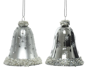 Decoris glazen kerstornamenten in vorm van gedecoreerde klokjes dia 6.5cm x 8 cm zilver