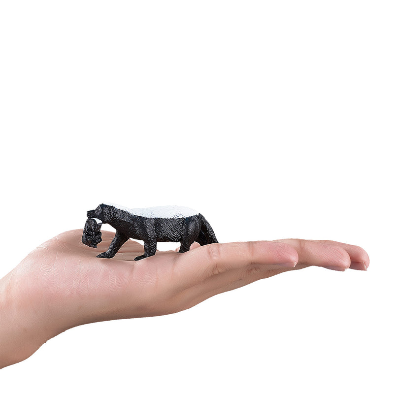 Load image into Gallery viewer, Mojo Wildlife Honingdas vrouwtje met welp 387153
