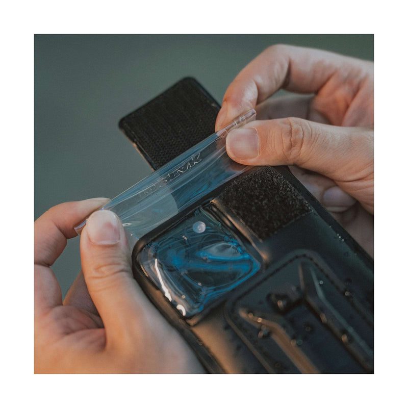 Load image into Gallery viewer, Topeak phone drybag smartphone bag
