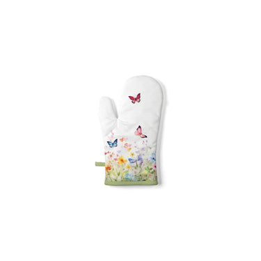 Ambiente ovenwant butterflies in field wit