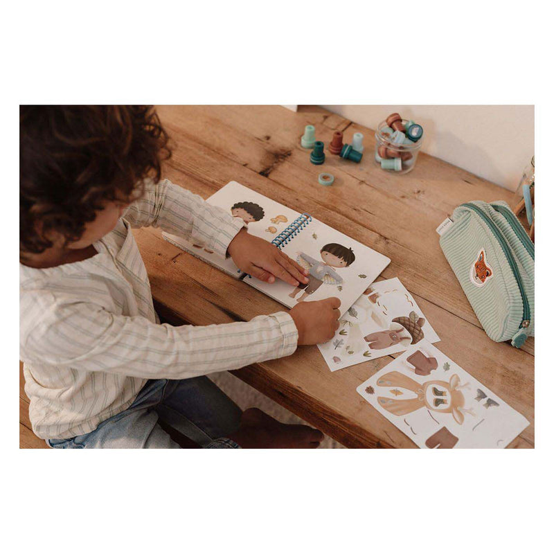 Load image into Gallery viewer, Little dutch dress up stickerboek jim forest friends
