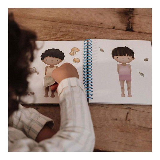 Little dutch dress up stickerboek jim forest friends