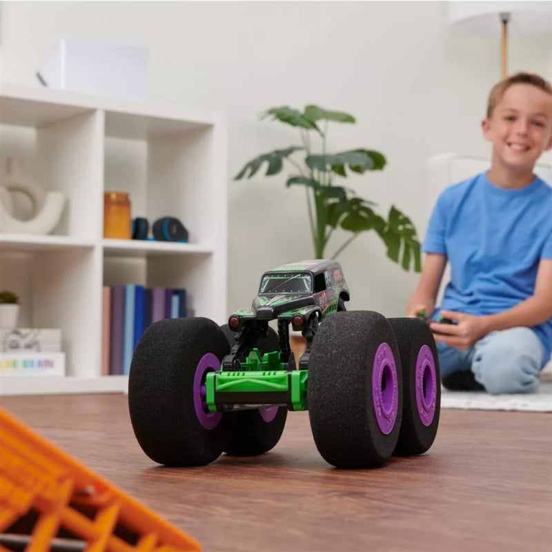 Load image into Gallery viewer, Monster Jam Monster Jam RC Grave Digger Ramp Champ 1:16
