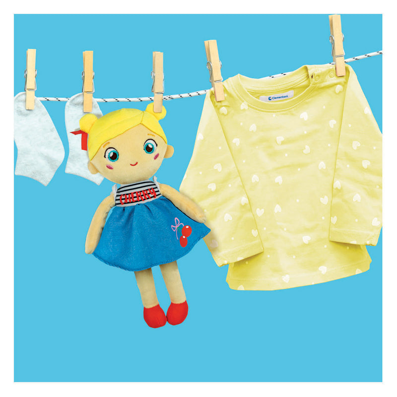 Afbeelding laden in galerijviewer, Clementoni zachte knuffelpop cherry terry - knuffel en pop voor baby en peuter - zacht kraamcadeau - wasbaar poppen speelgoed voor de allerkleinsten
