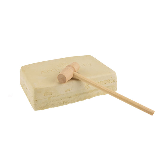 Explore uitgraafset kristallen met loep